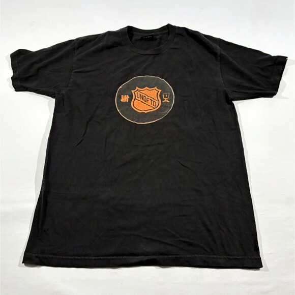 Undefeated Adult Black Puck Off T-Shirt Tee Mens NHL Hockey UNDFTD Sz L HOLES - Picture 1 of 11